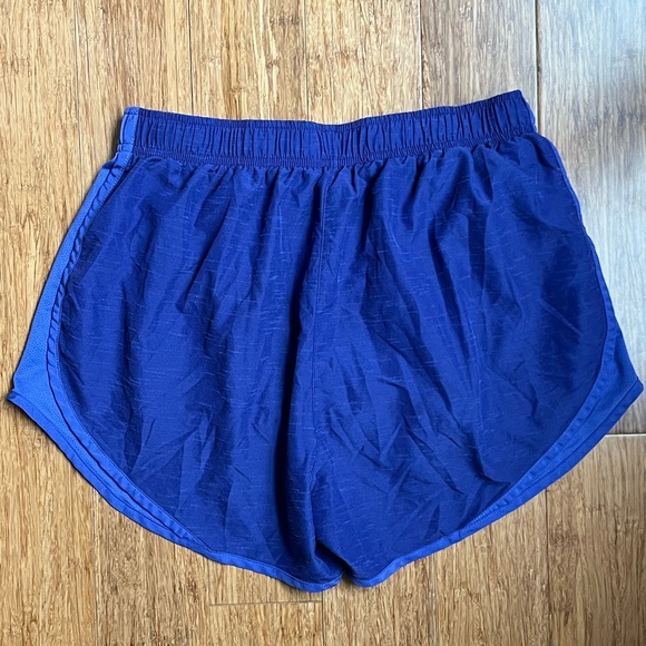 Nike Tempo Shorts Purple size large - Picture 3 of 3